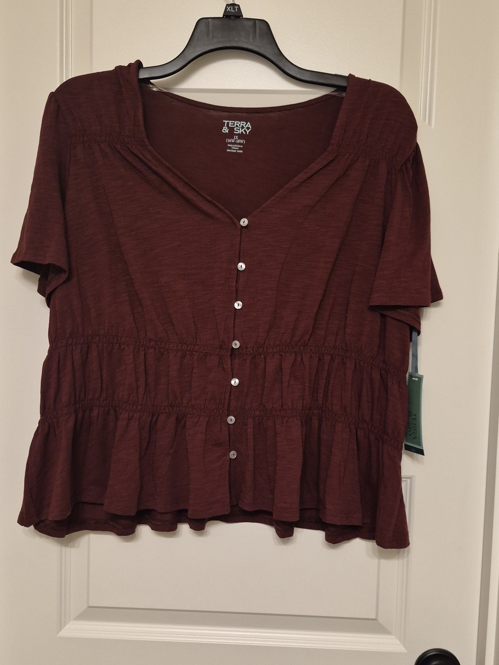 Terra & Sky Women's Wine Button-Front Peplum Blouse